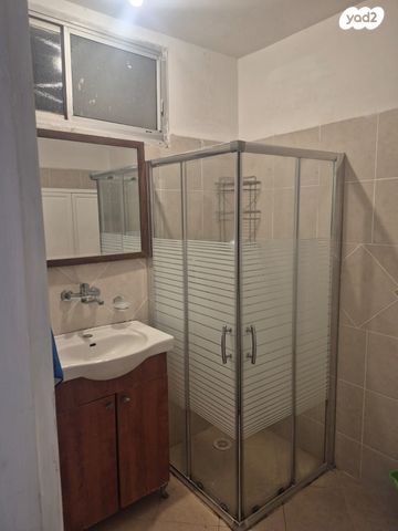 דירה, נתן אלבז 10, הראשונים, שלומי