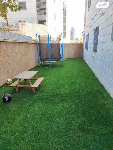 דירת גן, זכריה הנביא 2, פסגות אפק, ראש העין