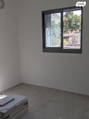 דירה, הנרקיסים 8, רכסים, רכסים