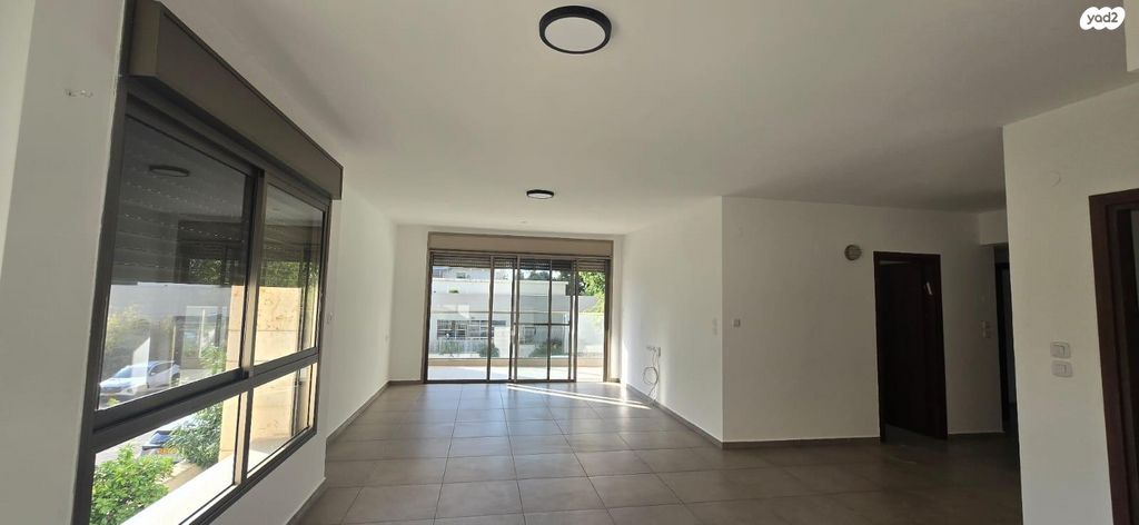 דירה, דרך אילות 3, גנים א', גני תקווה