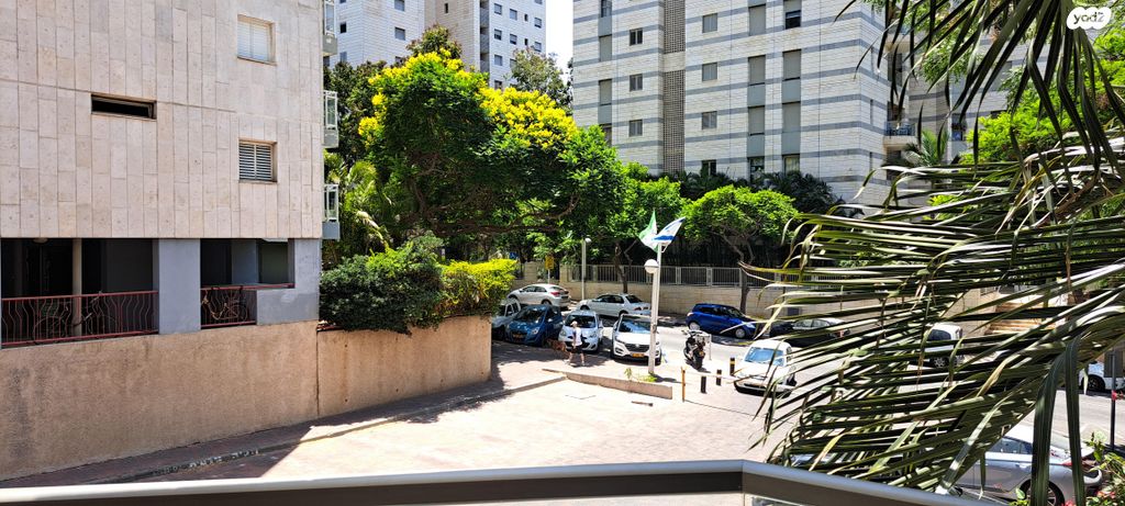 דירה, שמעון בן צבי 9, שטח 9, גבעתיים