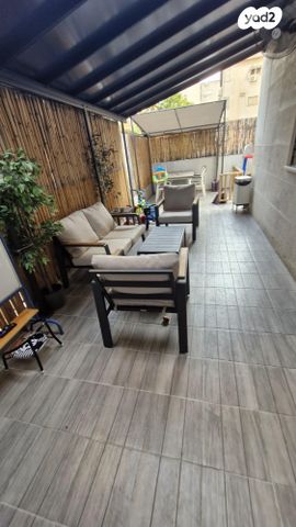 דירת גן, קריניצי 102, שכונת בן גוריון, מרכז העיר ג', רמת גן