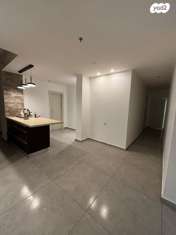 דירת גן, עין חנוך 17, גבעת סביון, גני תקווה