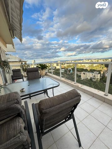 גג/ פנטהאוז, בת חן 22, רמת חן, חיפה