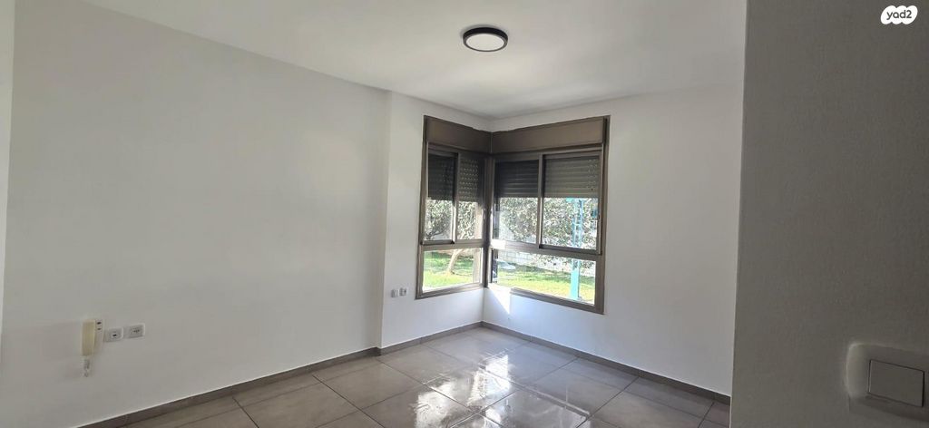 דירה, דרך אילות 3, גנים א', גני תקווה