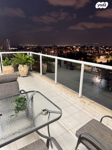 גג/ פנטהאוז, בת חן 22, רמת חן, חיפה