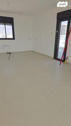 גג/ פנטהאוז, הרב שלום שבזי 201, פסגות אפק, ראש העין