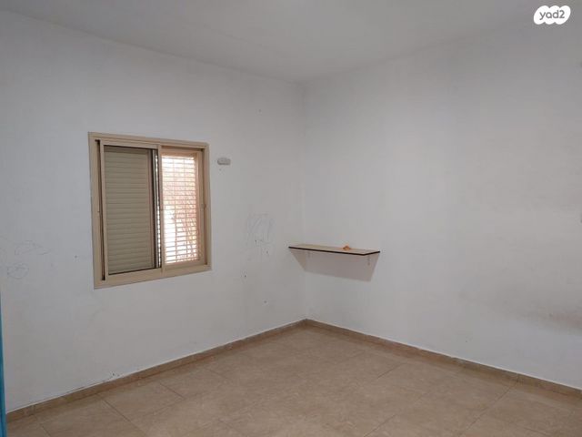 בית פרטי/ קוטג', מנחם בן יהודה 14, שעריים, רחובות