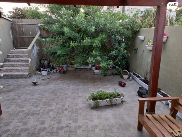 בית פרטי/ קוטג', מנחם בן יהודה 14, שעריים, רחובות