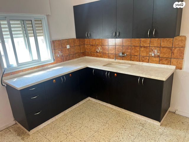 דירה, השופטים 4, אחוזת כנרת, טבריה