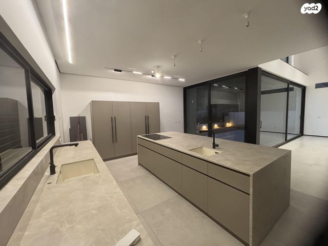 בית פרטי/ קוטג', אלוף יצחק חופי 49, שיכון צנחנים, רמת גן