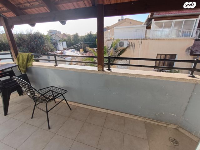 יעקב מדהלה 32