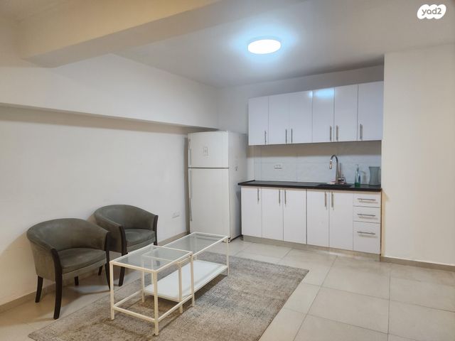 יהושע טהון 27