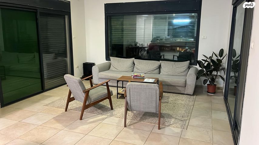 פרדס רימונים 10