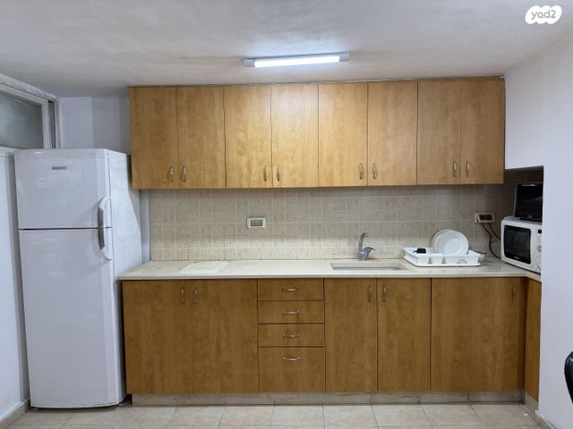 פנחס רוזן 64