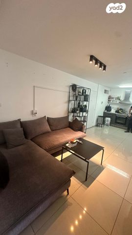 יחידת דיור, דוד בן גוריון 42, גולן, רמת השרון