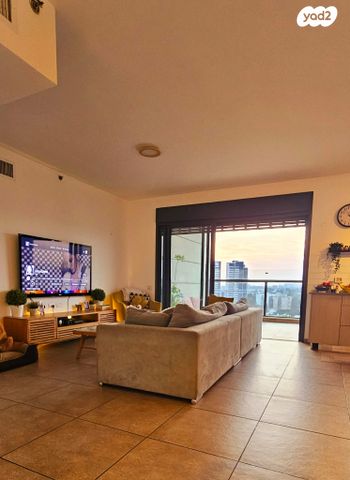 דירה, החלוץ 44, מורשה, רמת השרון