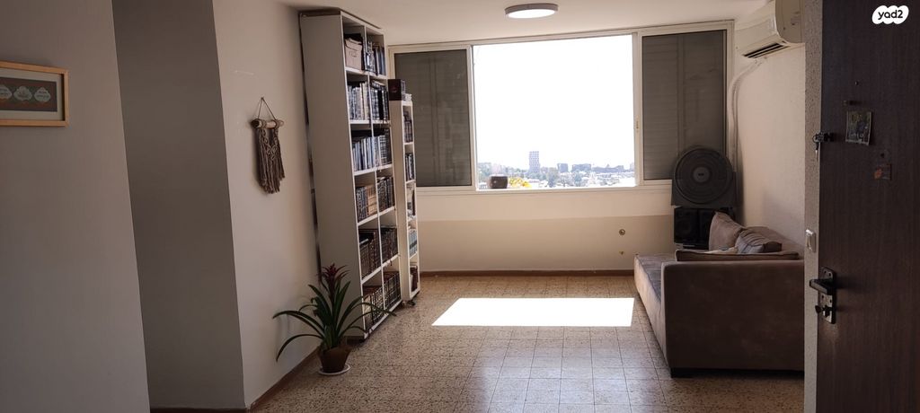 דירה, הגיבורים 12, שיכון ב, טבריה