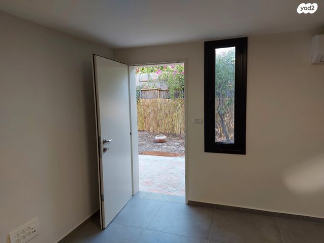 דירת גן, דפנה 8, שערי תקווה, שערי תקווה