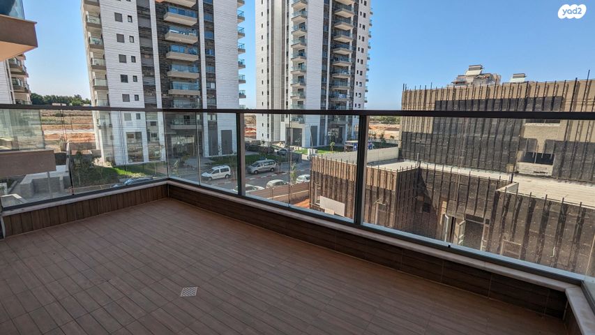 דירה, לאה גולדברג 1, תלמי מנשה, באר יעקב