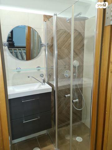 נווה שלום 20