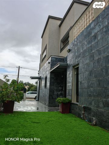 דו משפחתי, חשמונאים 111, עמידר, פרדס חנה כרכור