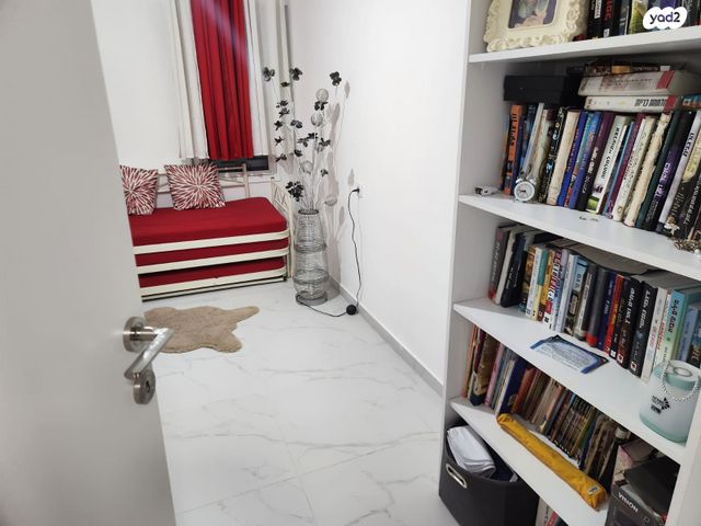 דירה, מעלה הגיבורים 9, בן דור, נשר