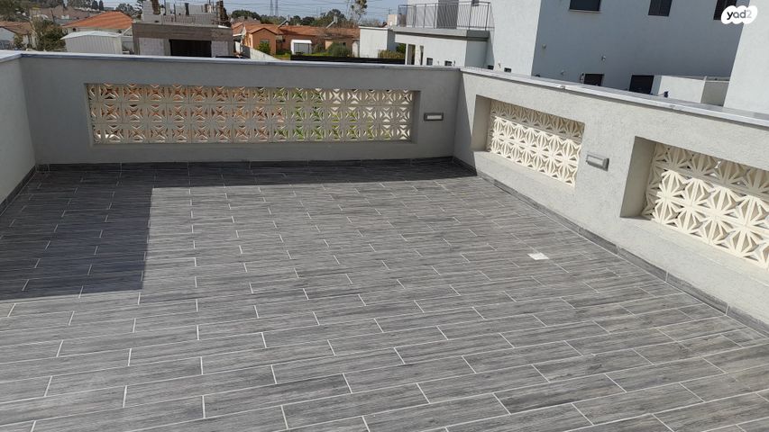 דו משפחתי, חשמונאים 111, עמידר, פרדס חנה כרכור