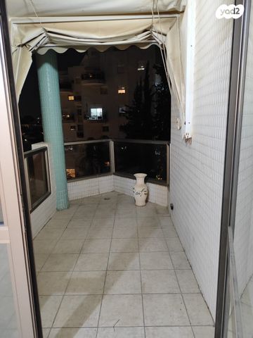 דירה, רא"ל חיים לסקוב 16, היובל, שרונה, רחובות