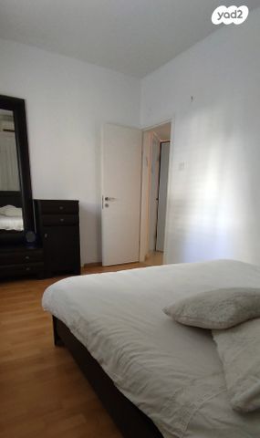 דירה, קידוש השם 12, רמב"ם, ראשון לציון