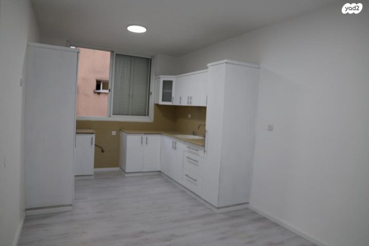 דירה, אחד העם 44, מחנה יהודה, פתח תקווה