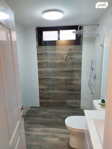 דירת גן, דפנה 8, שערי תקווה, שערי תקווה