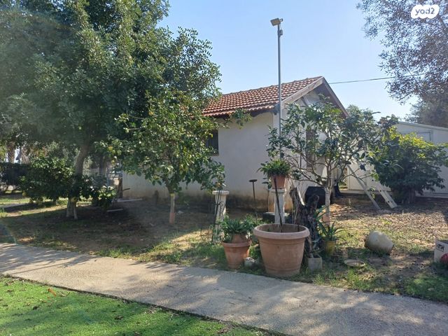 יחידת דיור, האלה 1, בית עזרא, בית עזרא