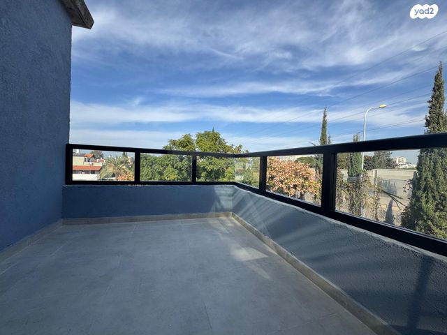 קיבוץ גלויות 43