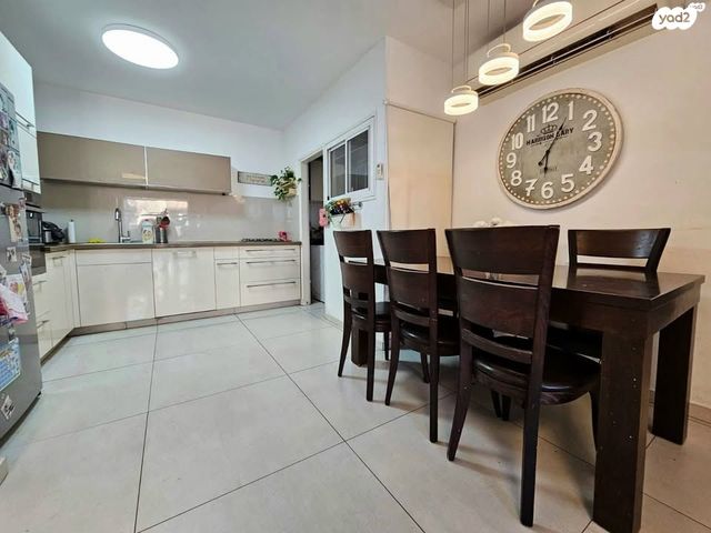 דירה, דוד צדוק 6, בן גוריון, חולון