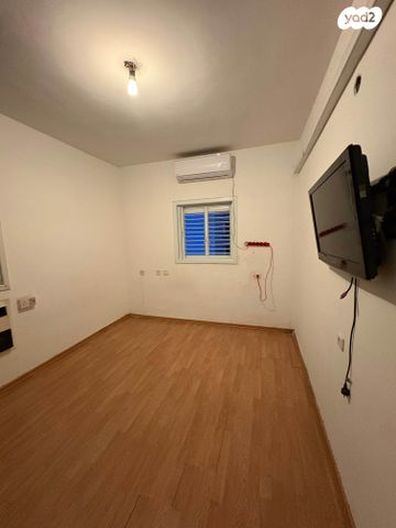 גג/ פנטהאוז, יגאל אלון 29, הרצליה הירוקה, נווה עובד, הרצליה