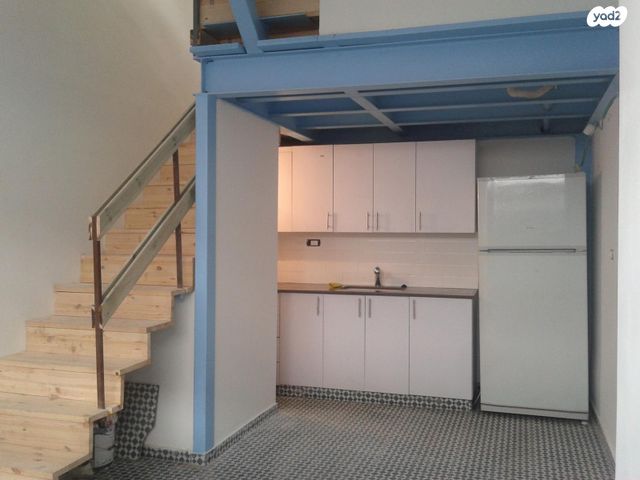 דירה, הנאמנים 19, שער פלמר, תחנת רכבת השמונה, חיפה