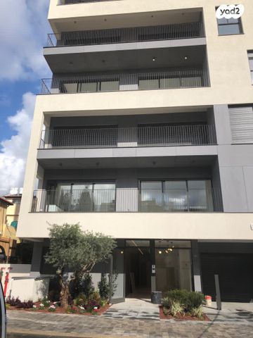 דירה, עלומים 12, אזור הבילויים, רמת גן