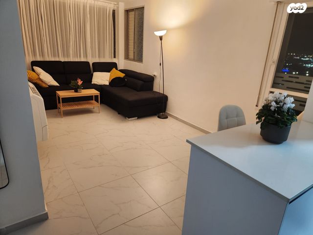 דירה, מעלה הגיבורים 9, בן דור, נשר