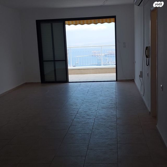 דירה, הנרייטה סולד 11, כרמל מרכזי - שד' קיש, חיפה