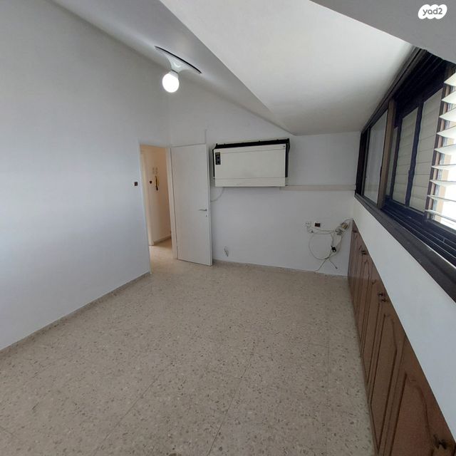 דירה, הנרייטה סולד 11, כרמל מרכזי - שד' קיש, חיפה