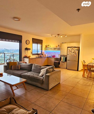 דירה, החלוץ 44, מורשה, רמת השרון