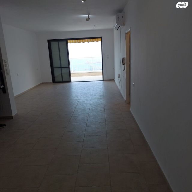 דירה, הנרייטה סולד 11, כרמל מרכזי - שד' קיש, חיפה