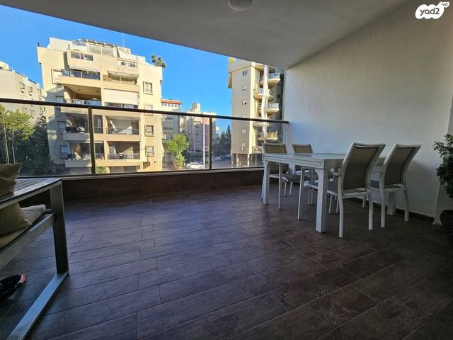 דירה, דוד צדוק 6, בן גוריון, חולון