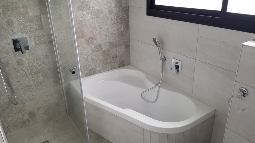 דו משפחתי, חשמונאים 111, עמידר, פרדס חנה כרכור