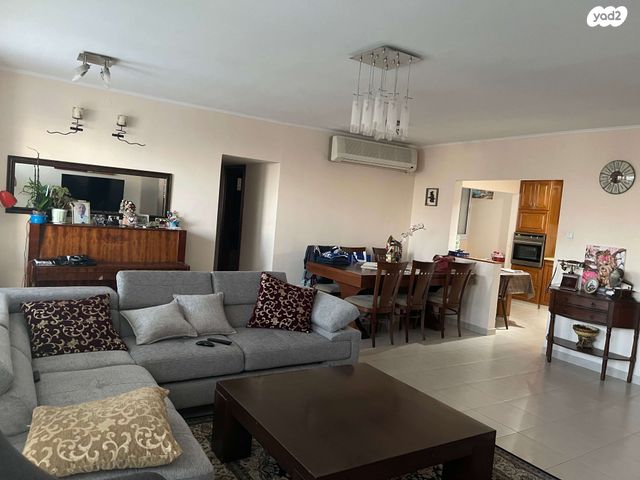 בנימין מינץ 22