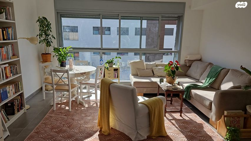 מעלה השחר 18