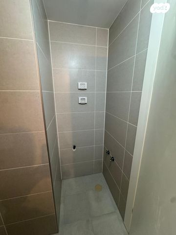 דירה, תוצרת הארץ 3, נחלת יצחק, תל אביב יפו