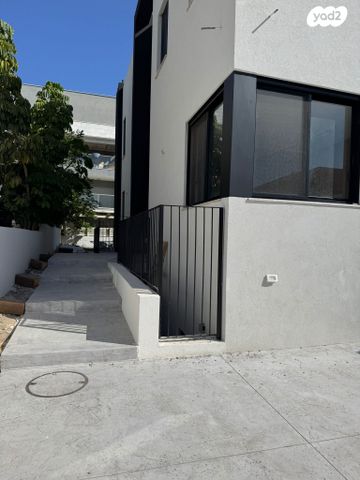 דו משפחתי, גולדה מאיר 23, בר לב, מזכרת בתיה