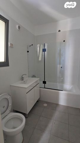 דירה, לאה גולדברג 1, תלמי מנשה, באר יעקב